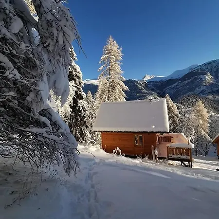 Les Du Domaine De L Esperluette Шале