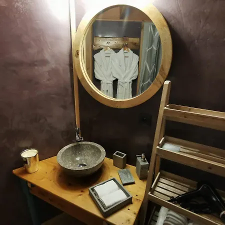 Les Du Domaine De L Esperluette Шале